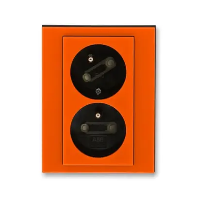 5513H-C02357 66  Zásuvka dvojnásobná s ochrannými kolíky, s clonkami, s natočenou dutinou, oranžová / kouřová černá